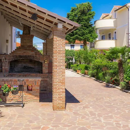 Nika-1 By Interhome ウマグ